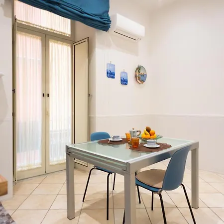 Domus Cirillo13 * ナポリ